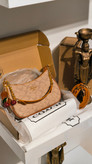 کیف قایقی برند کوچ چرم کرم عسلی گیلاسی زنانه
